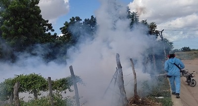 Cerrejón apoya la fumigación  en Uribia y Albania para reducir el riesgo de contagio del dengue