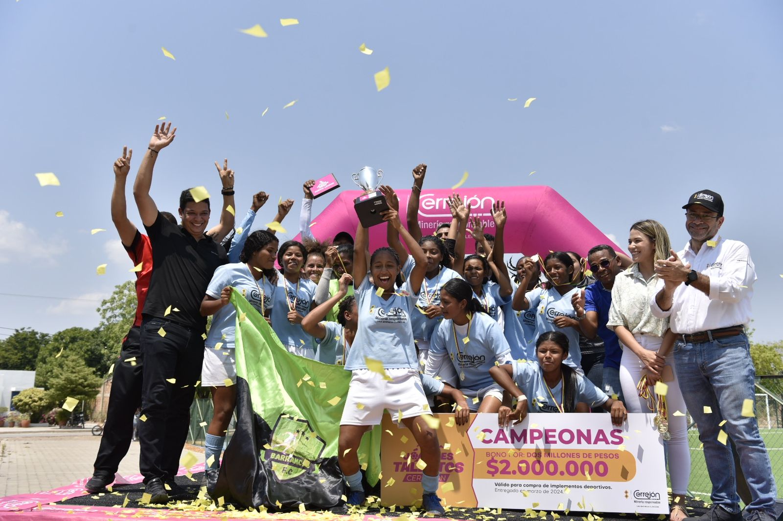 25 mujeres de Barrancas se coronan campeonas del torneo “Jóvenes Talentos Cerrejón” 